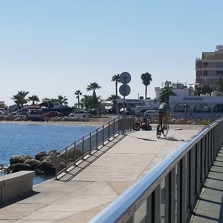 Blue View Makenzie لارنكا